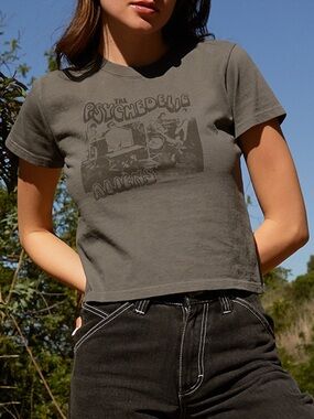 LIKE NEW! Brandy Melville Psychedelic Aliens Tee